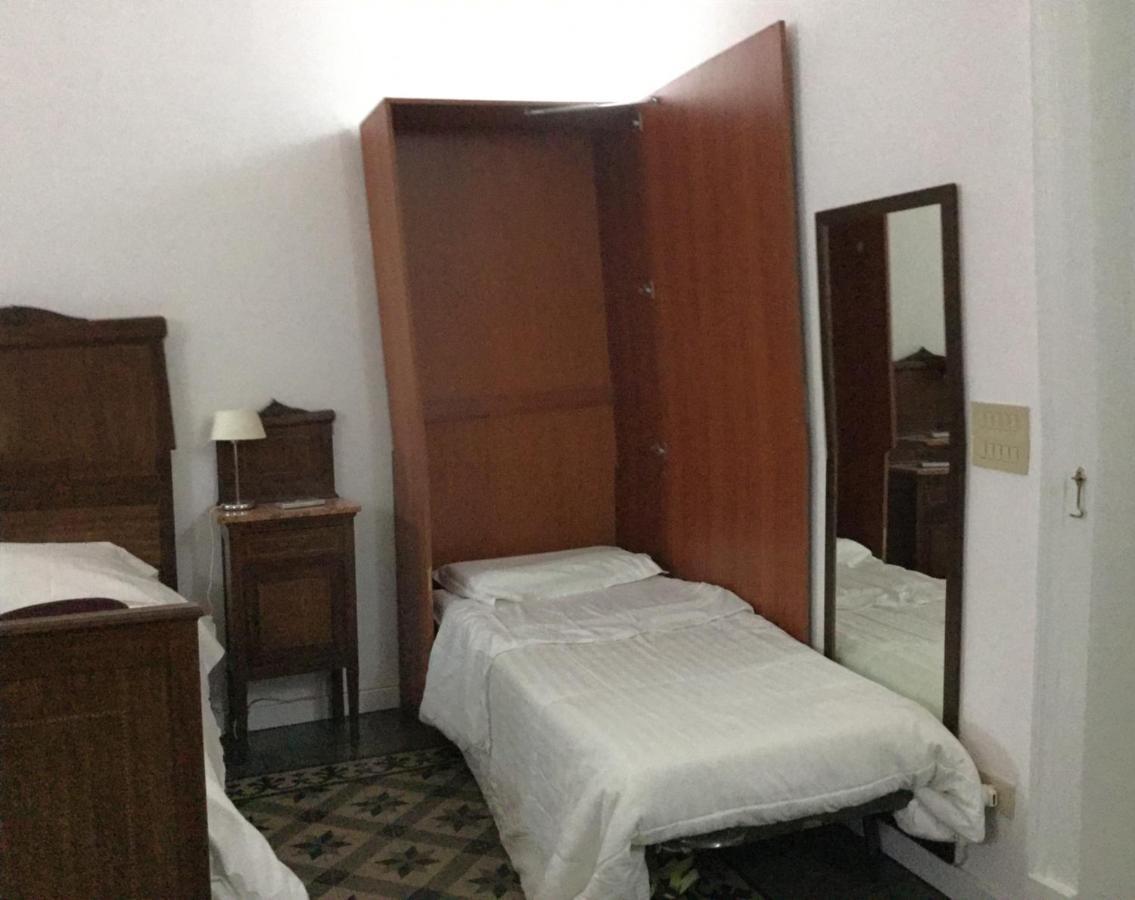 Aparthotel Crispi *